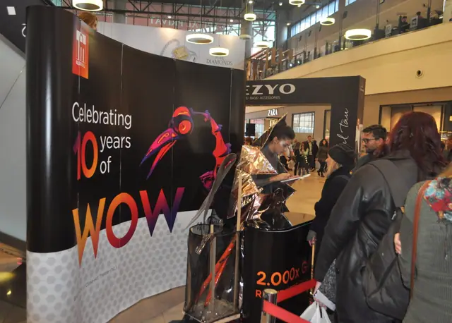 Pop-up spider Iulius Mall, „Celebrating 10 years of WOW”