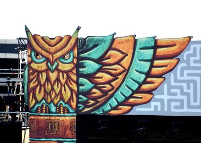 Decor UNTOLD cu bufnița