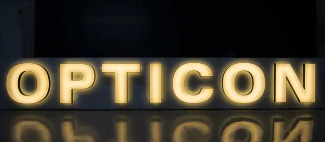 Litere volumetrice Opticon luminate